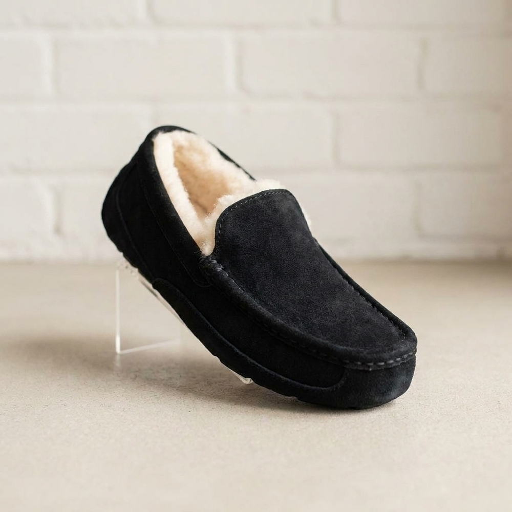 NEW UGG men's ascot loafer style slippers in black
